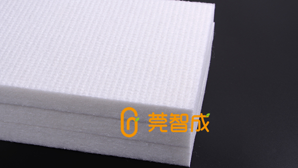 軟硬適中的床墊硬質棉，給人提供更好的睡眠環境